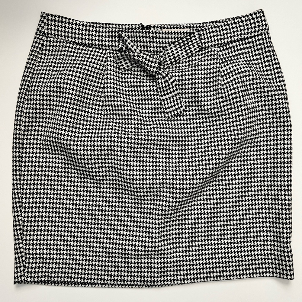 LOFT Black and White Pencil Skirt